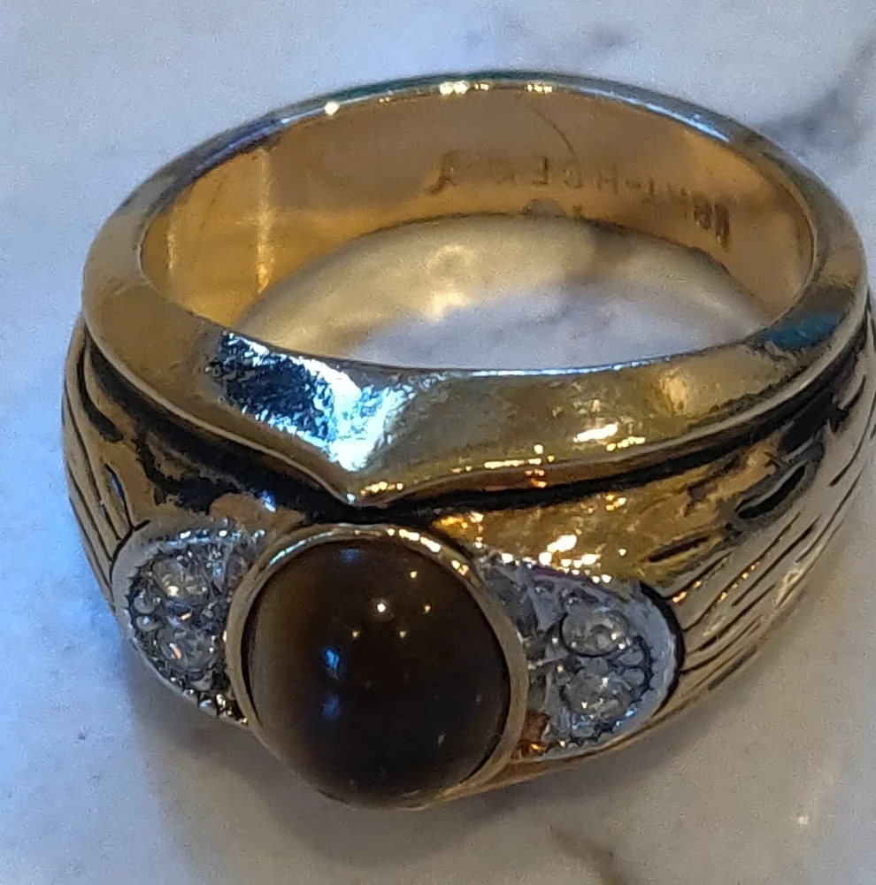 Men's 18 K HGE Tigers Eye Ring.